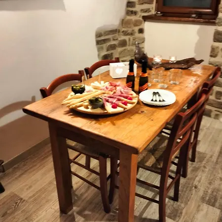 Rustico Toscano Nyaraló Castel Focognano